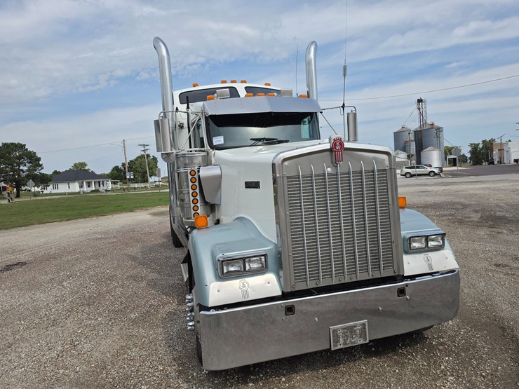 2007-kenworth-w900-image-27