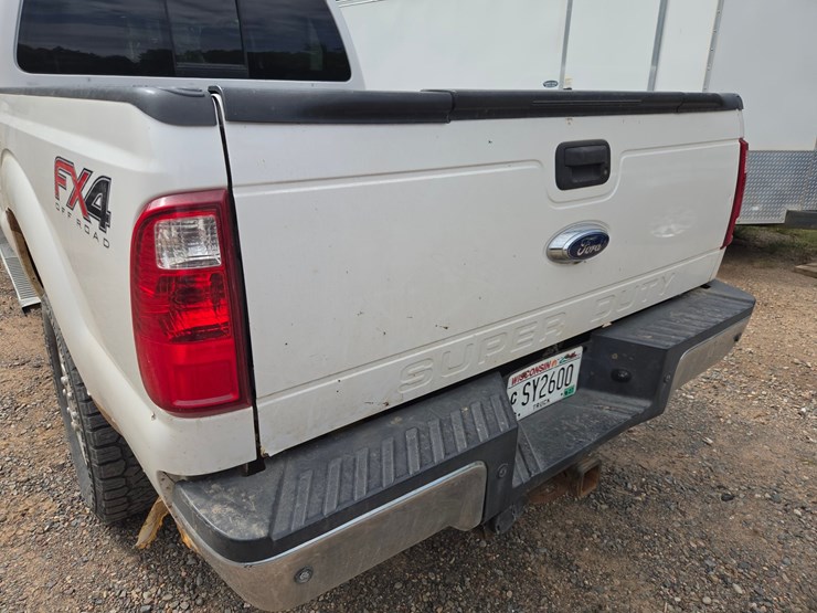 2013-ford-f250-lariat-image-21