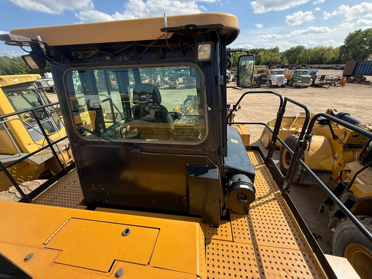 2017-caterpillar-988k-image-111