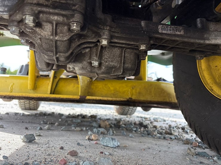 john-deere-x300-image-19