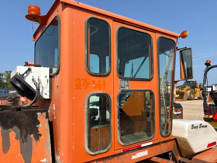 2010-broce-rjt350-image-13