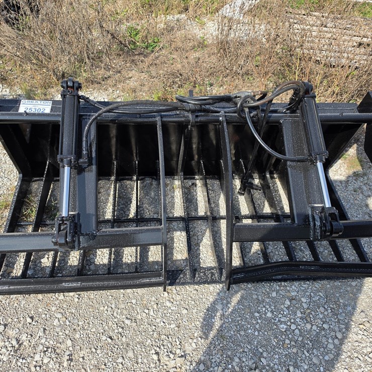 #25302 • Skid Steer Brush Grapple