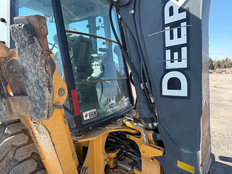 2017-deere-410l-image-48