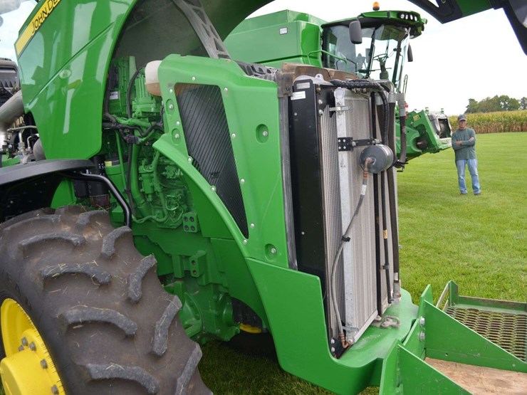 2011-john-deere-r-image-51