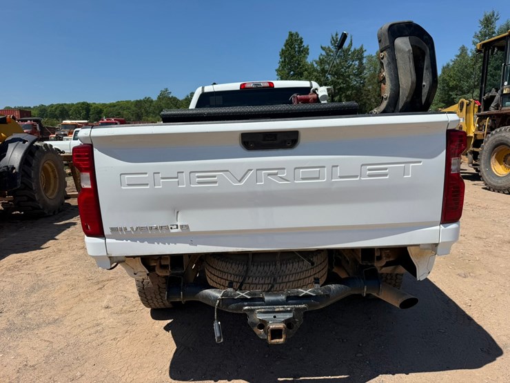 2019-chevrolet-2500hd-image-4