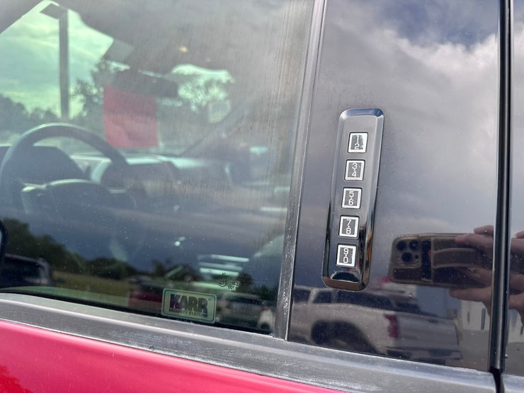2019-ford-f150-lariat-image-30