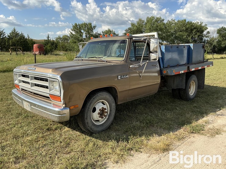 1989-dodge-ram-350-image-1