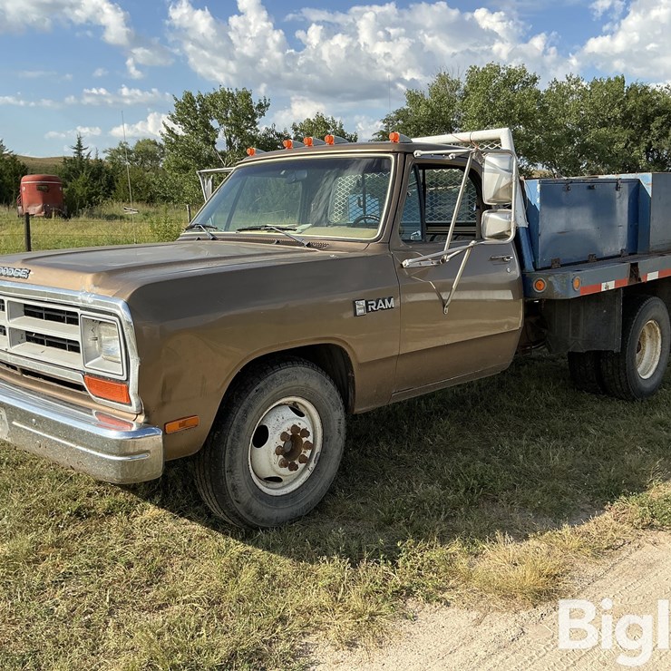 1989 DODGE RAM 350