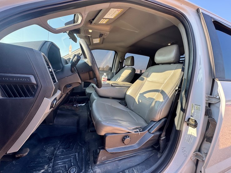 2020-ford-f250-xl-image-16