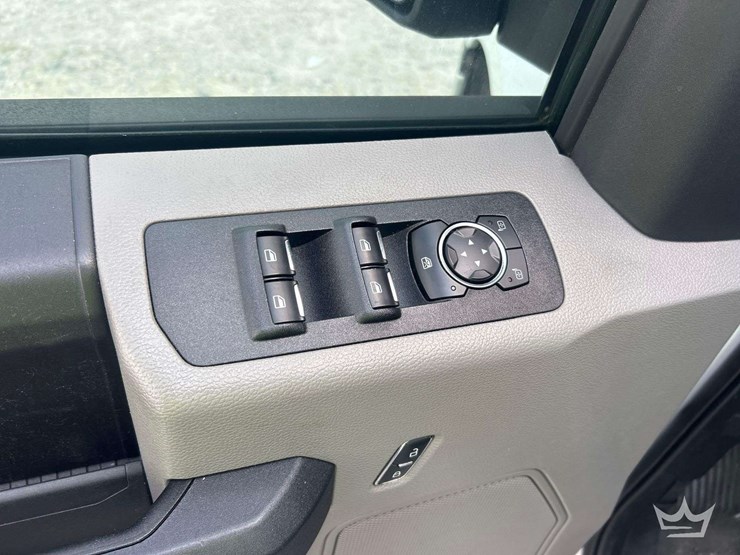2020-ford-f150-image-12