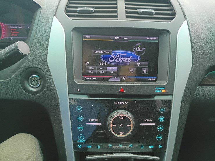 2013-ford-explorer-image-35