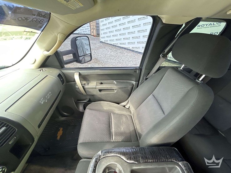 2011-chevrolet-silverado-1500-image-18