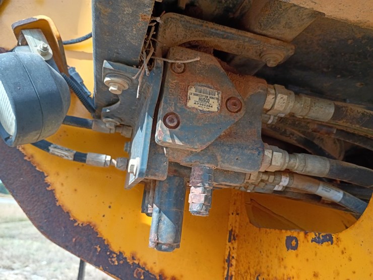 2008-deere-670d-image-52