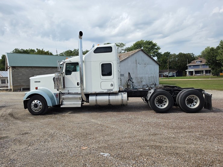 2007-kenworth-w900-image-7