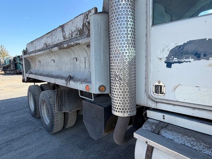 #2532-•-kenworth-w928-tandem-axle-dump-truck-image-24
