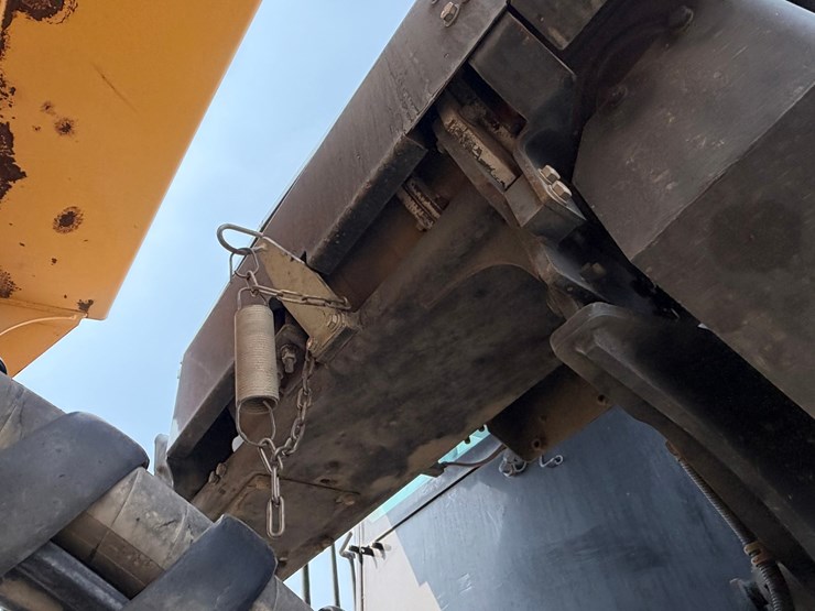 2016-komatsu-hm400-5-image-38