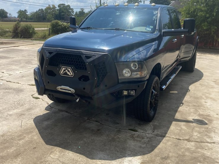 2012-dodge-3500-image-3