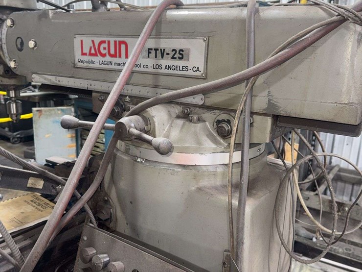republic--lagun-model:-ftv-2s-turret-milling-machine-with-heidenhain-control-monitor-image-12