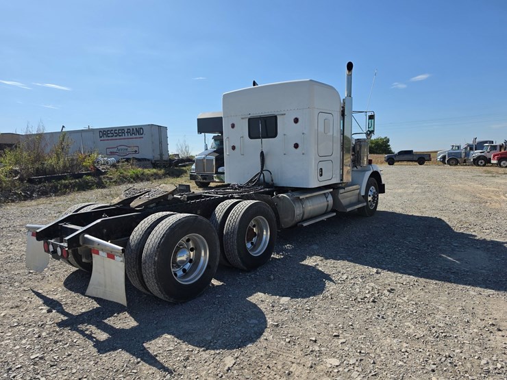 2018-kenworth-t800-image-21