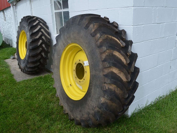 combine-rear-wheels-and-tires-image-2