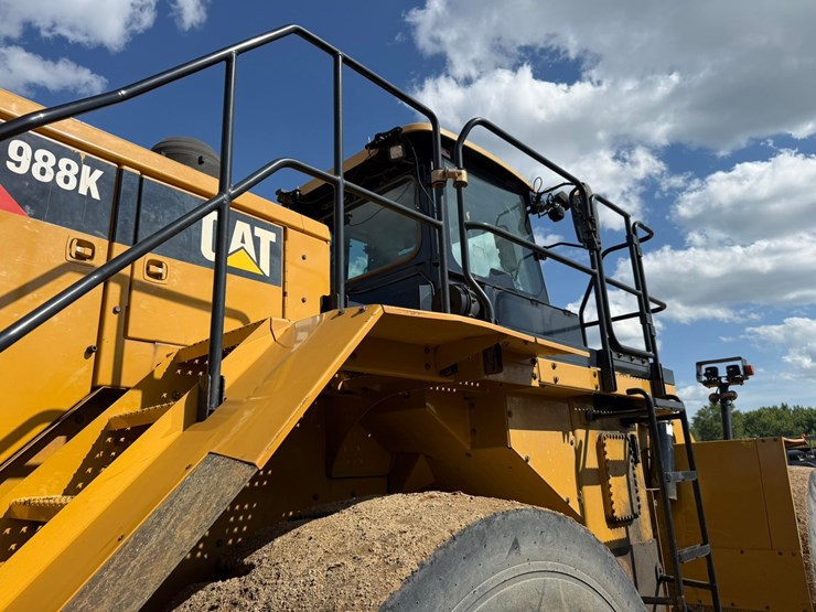2017-caterpillar-988k-image-75