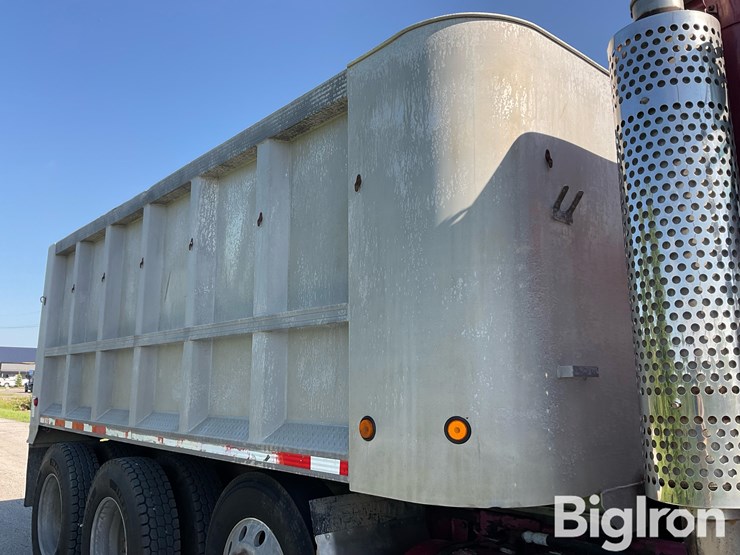 2005-kenworth-w900b-image-19