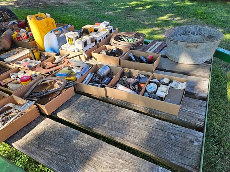 #8000-•-live-on-the-ground-only-items-image-25
