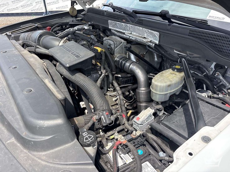 2018-chevrolet-silverado-3500-image-8