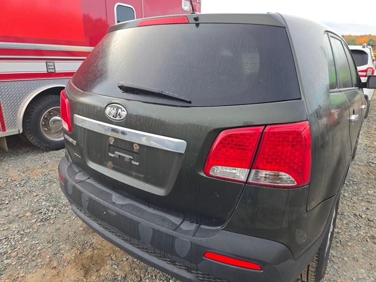 2011-kia-sorento-image-21