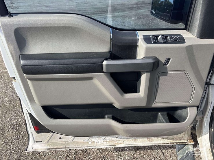 2015-ford-f150-image-11