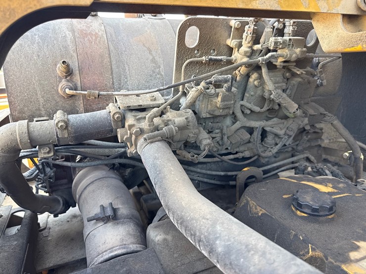2012-caterpillar-c13-image-44