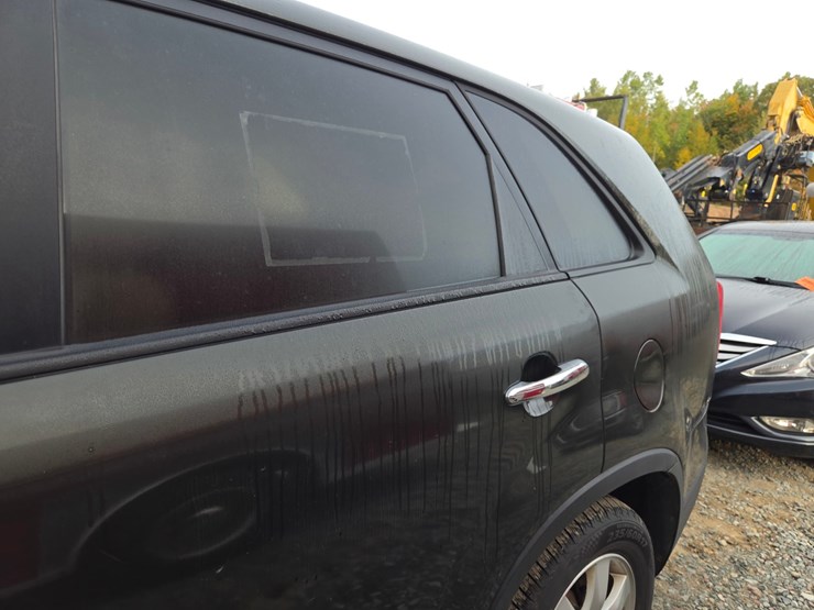 2011-kia-sorento-image-18