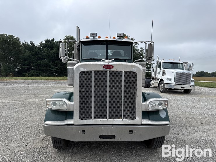 2013-peterbilt-388-image-2