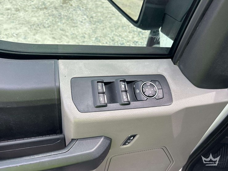 2016-ford-f150-image-12