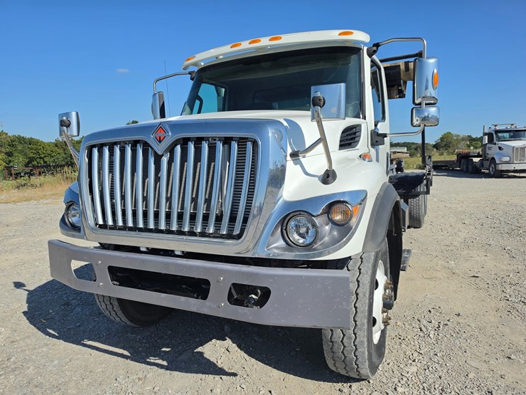 #25286-•-2021-international-hv607-truck-image-2