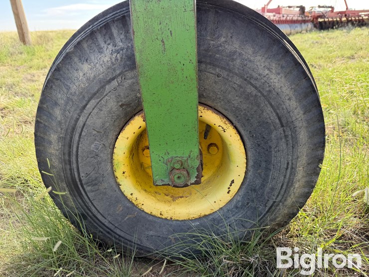 1953-john-deere-60-image-17