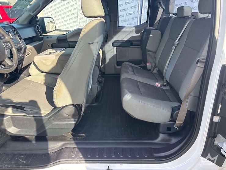 2016-ford-f150-image-18