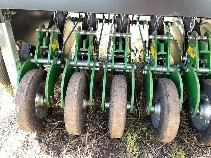 #1602-•-rtp-genesis-8-no-till-grain-drill-image-15