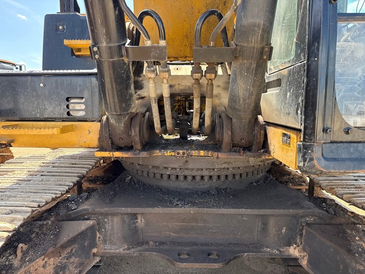2012-caterpillar-c13-image-25