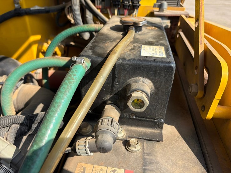 #2410-•-2015-sakia-sw880-double-drum-smooth-roller-compactor-image-31