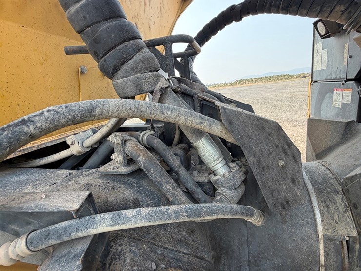 2018-komatsu-hm400-5-image-33