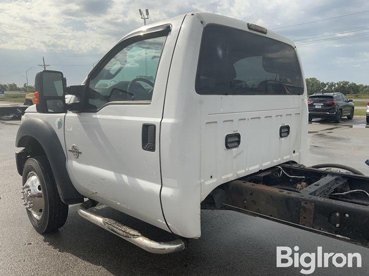 2015-ford-f550-xl-image-13