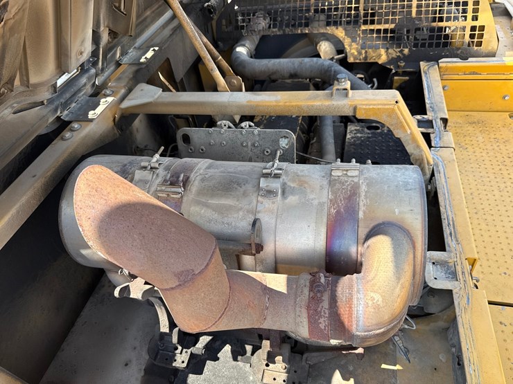 2012-caterpillar-c13-image-43