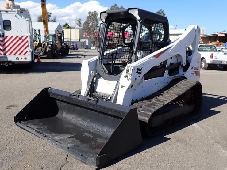 2023-bobcat-t770-image-1