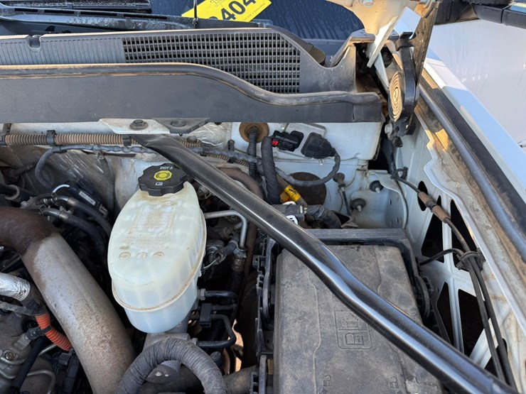 2015-chevrolet-3500hd-image-50