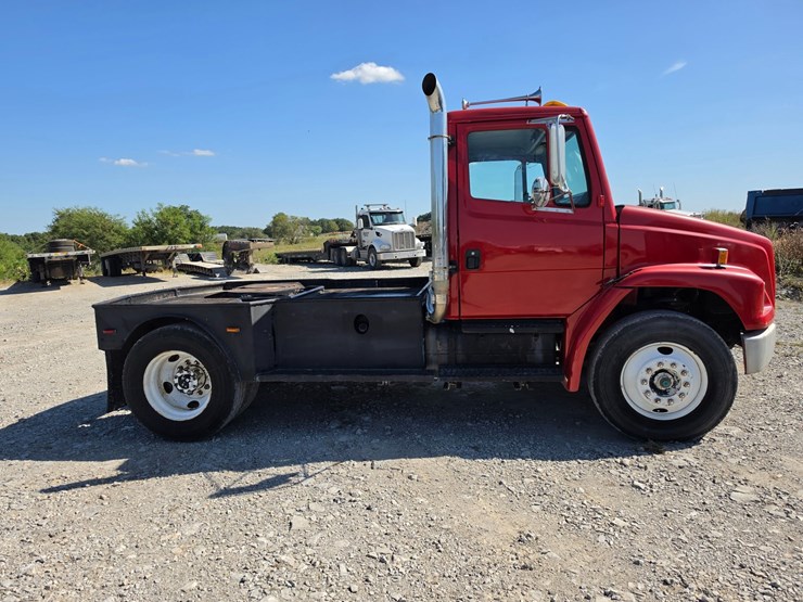 1997-freightliner-fl70-image-20
