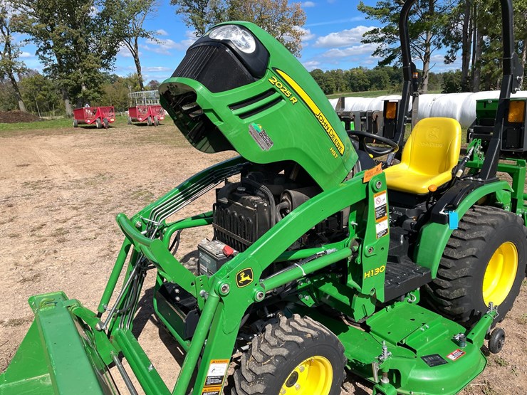 2025-john-deere-2025r-image-40