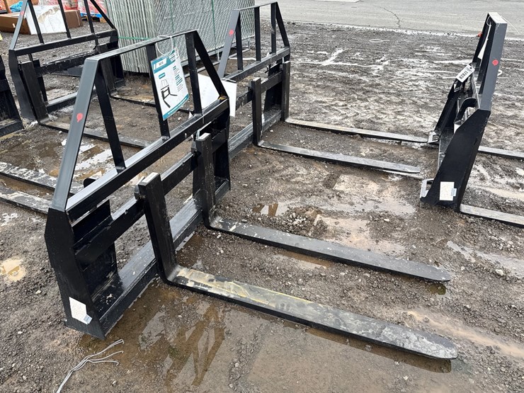 #6013-•-48"-skid-steer-pallet-forks-image-1