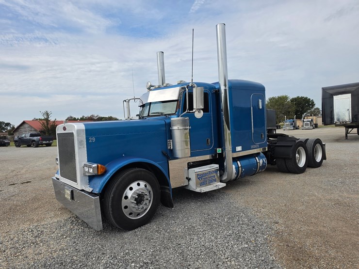 2005-peterbilt-379-image-4