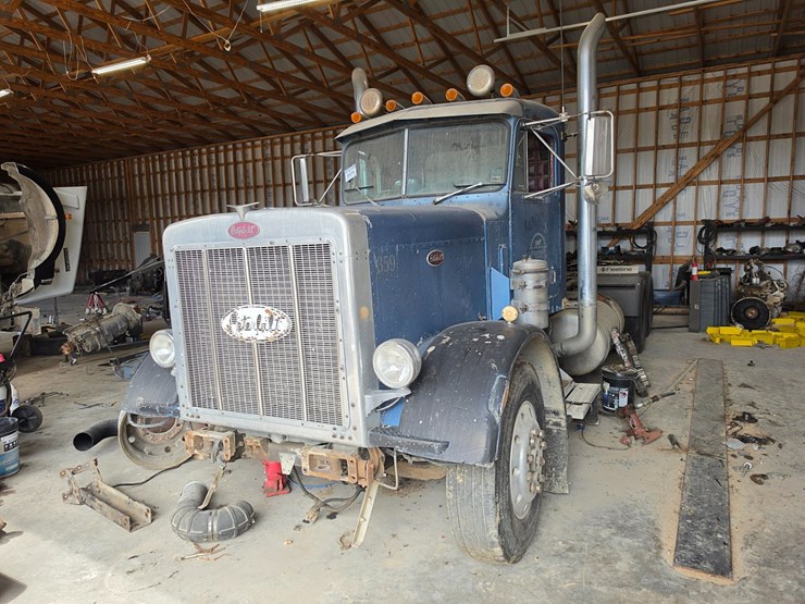 #25275-•-1980-peterbilt-359-day-cab-truck-image-2